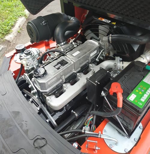Двигатель Mitsubishi S4S.jpg